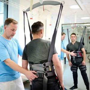 Догляд за пацієнтами після мікроінсульту 11 2284 17 gh3 rigshospitalet gait trainer 2024 | МЕДИЛАЙН